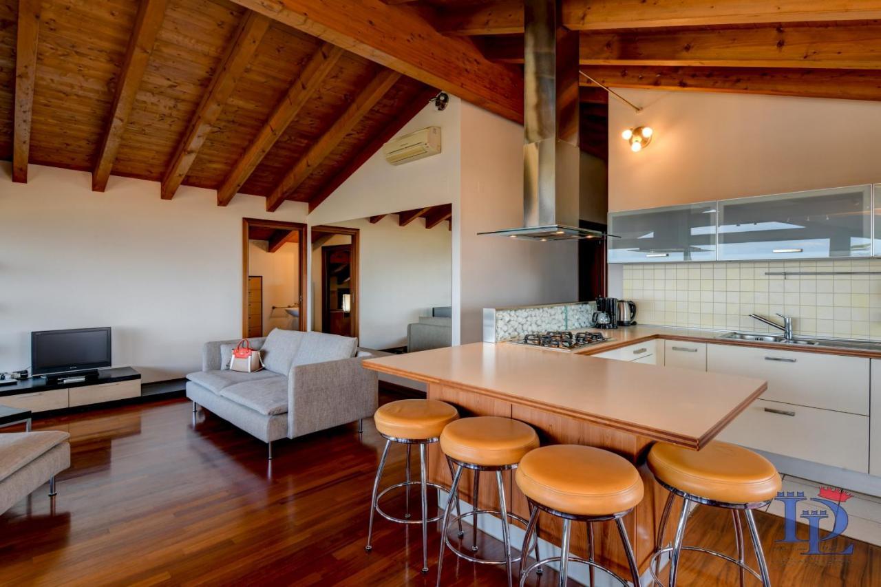 Desenzanoloft Official Partner Marriott Homes & Villas - Paradise Lake View In A 5 Pools Exclusive Residence Desenzano del Garda Exterior photo