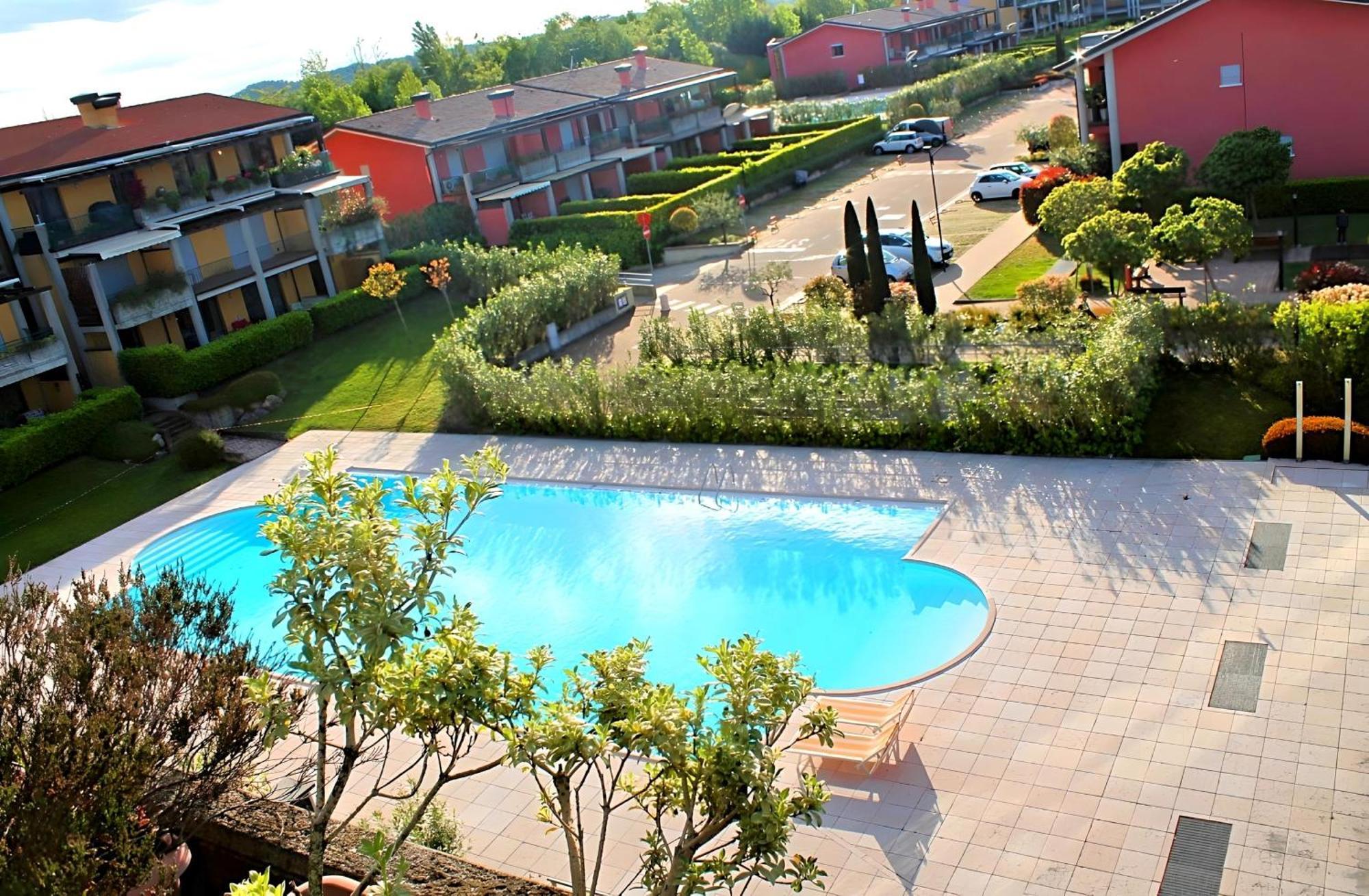 Desenzanoloft Official Partner Marriott Homes & Villas - Paradise Lake View In A 5 Pools Exclusive Residence Desenzano del Garda Exterior photo
