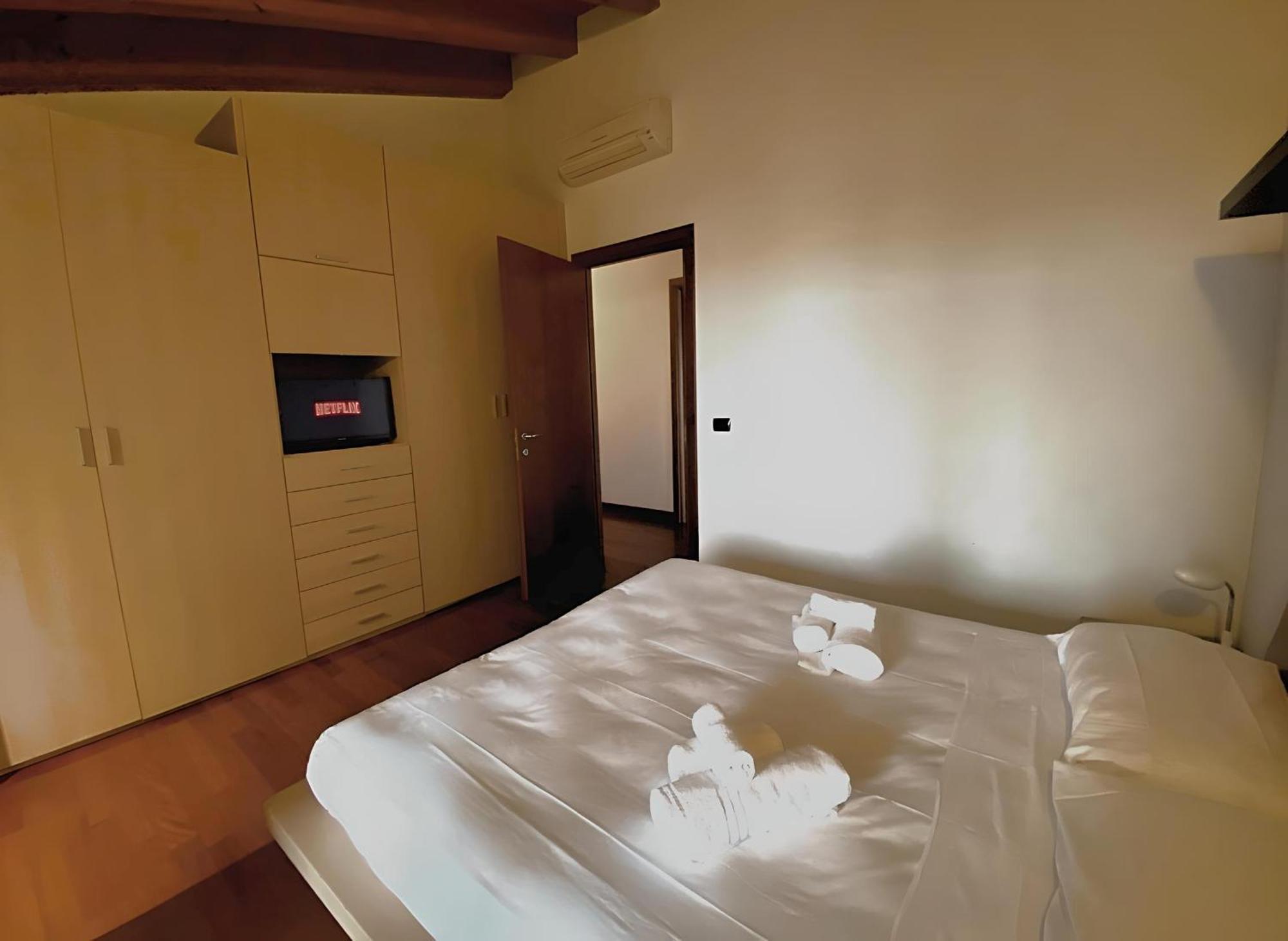 Desenzanoloft Official Partner Marriott Homes & Villas - Paradise Lake View In A 5 Pools Exclusive Residence Desenzano del Garda Exterior photo